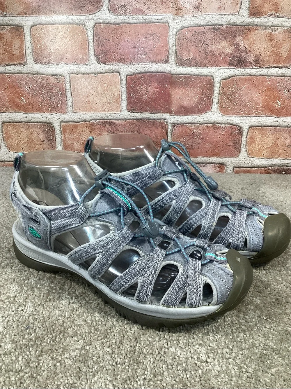 Keen Whisper womens Outdoor sport sandals size 8.5